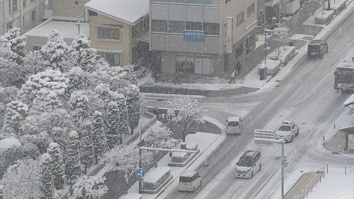 大蔵村肘折1メートル5センチ　米沢38センチ　山形県内冬型続く　今シーズン初の雪害事故も