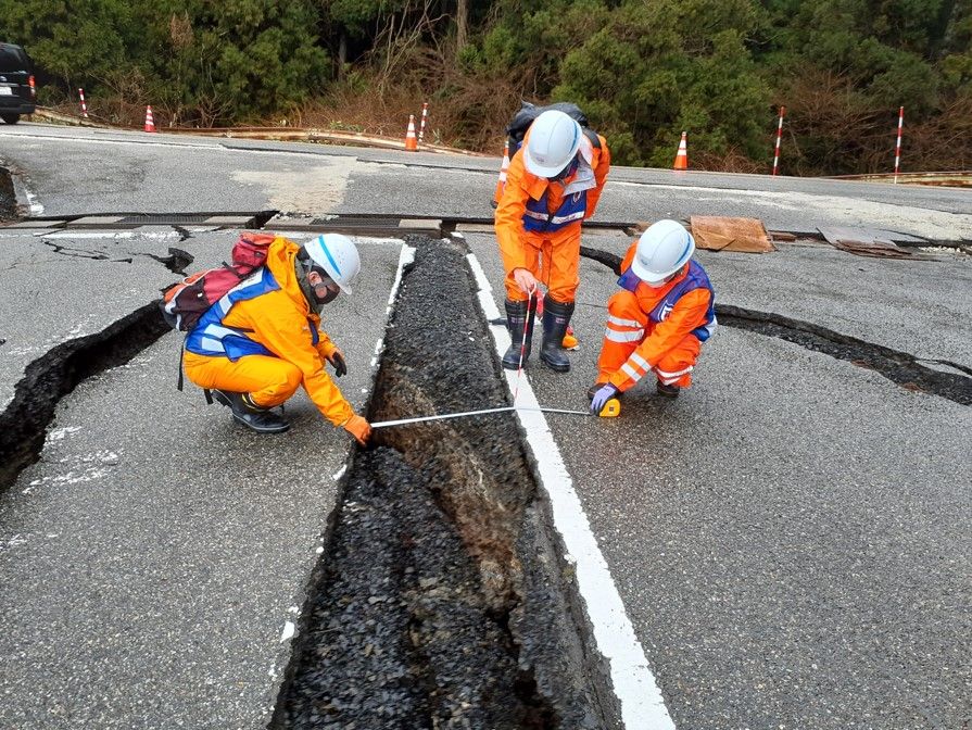 能登半島地震から1週間  道路事情悪く　山形県内から派遣された支援部隊の活動も難航