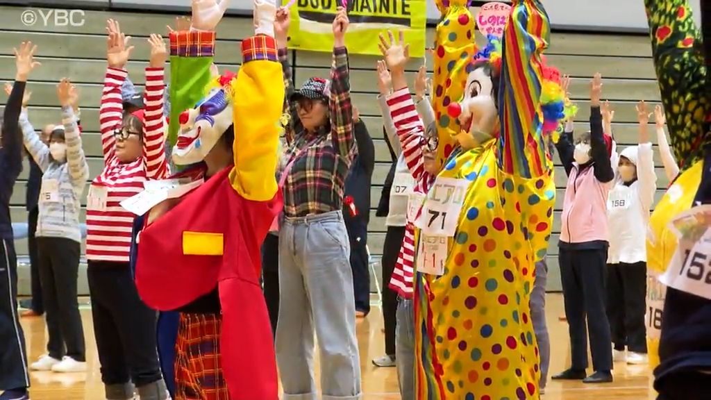 全日本エアロビックフェスティバルに500人　仮装エアロビックも　参加者「ひたすら楽しい」　最高齢は89歳