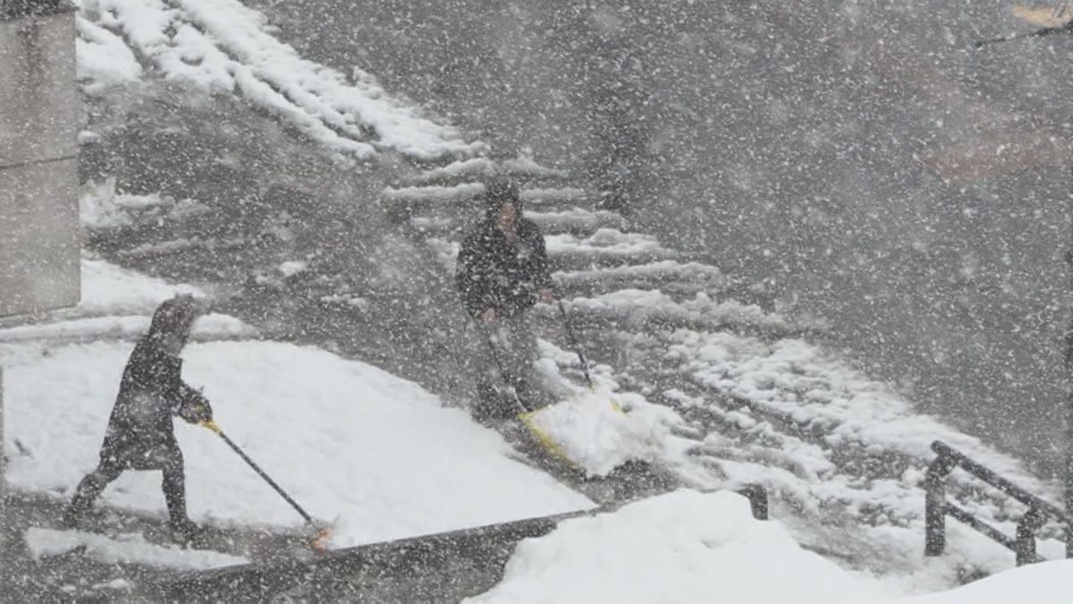 24時間降雪量小国42センチ米沢37センチ　山形県西置賜に大雪警報　30日夜遅くにかけ警戒を