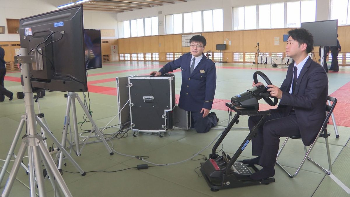 ＶＲなどの最新技術も　交通安全のシミュレーターで警察官が研修会　山形県警
