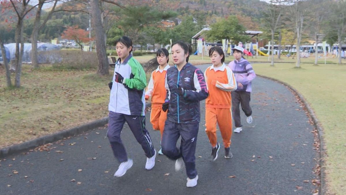 19日号砲・山形県県女子駅伝競走大会　昨年最下位・リベンジに燃える上山チーム　農園で働くママさんランナーも「走るのが生きがい」