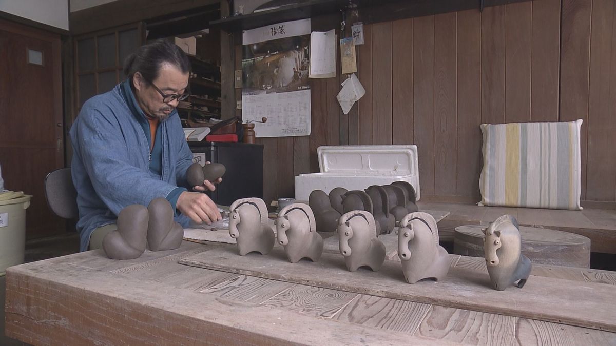 白鷹町の深山焼き 干支「午」の置物づくり盛ん 「農耕馬」イメージし力 
