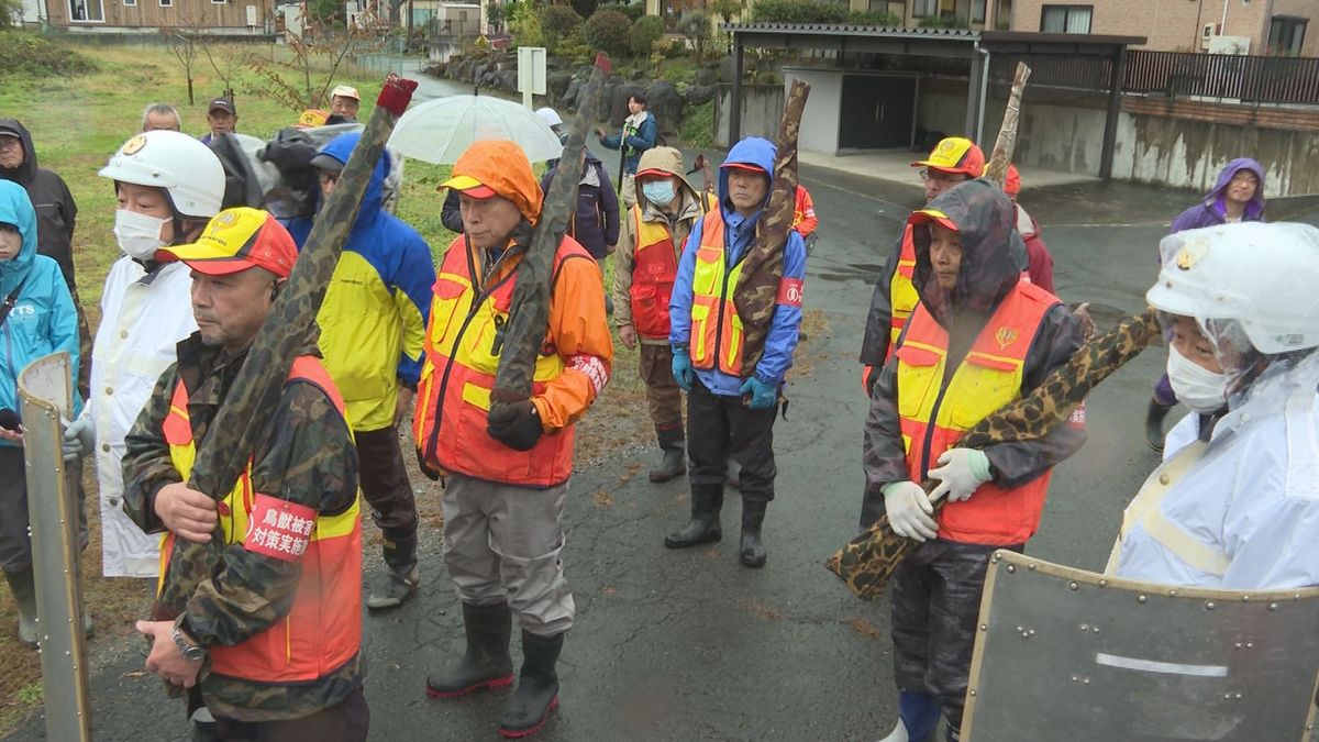 ”住宅街にクマが”山形市で対応訓練　高い捕獲技術有する特別チームも出動