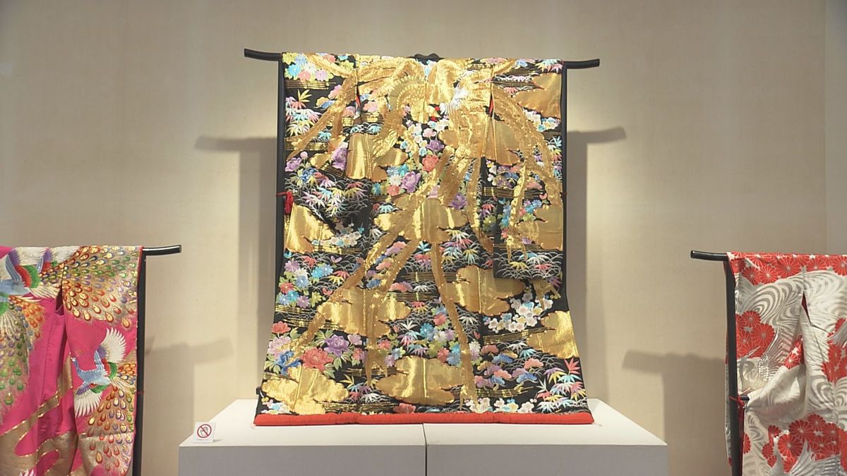 日本人の心持ちが表れている」花嫁衣裳打掛の名品35点を展示 白鷹町で 