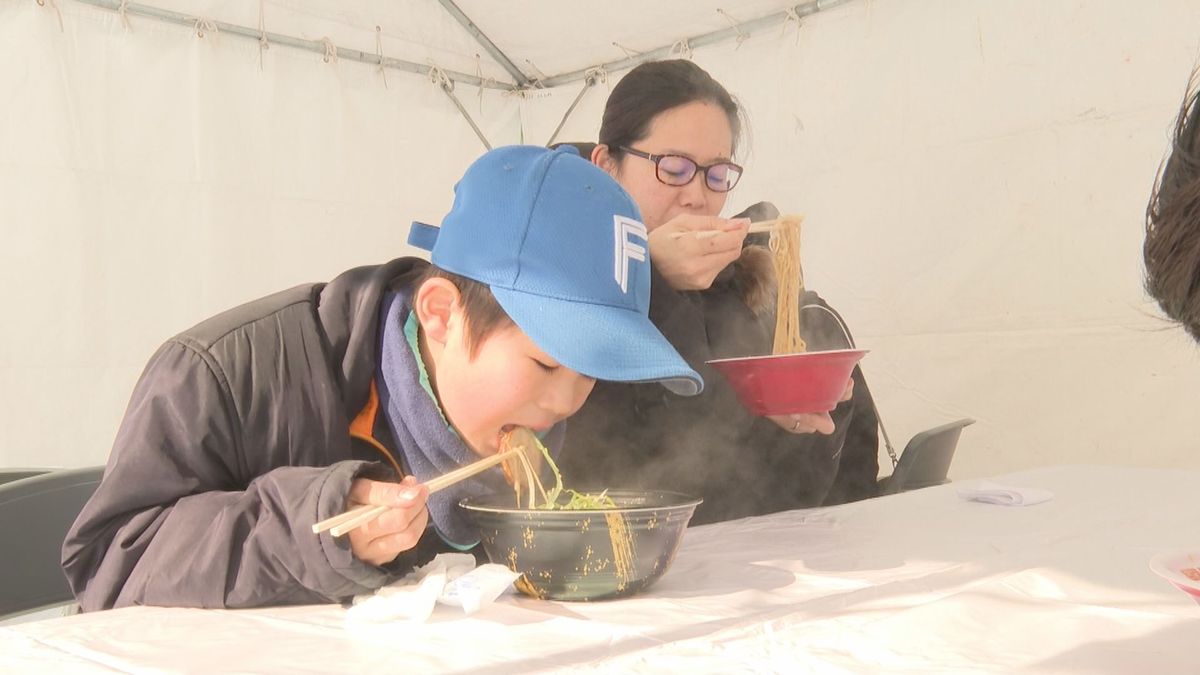 山形市のラーメン消費額日本一3連覇　週末のイベントで華を添える　新潟市の団体も出店