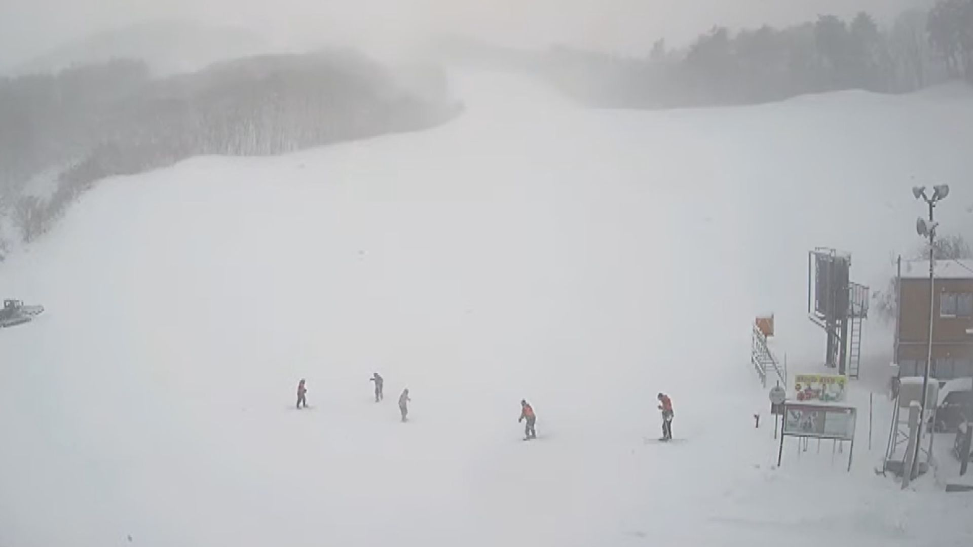 雪不足で営業開始できなかった最上町の赤倉温泉スキー場 19日に
