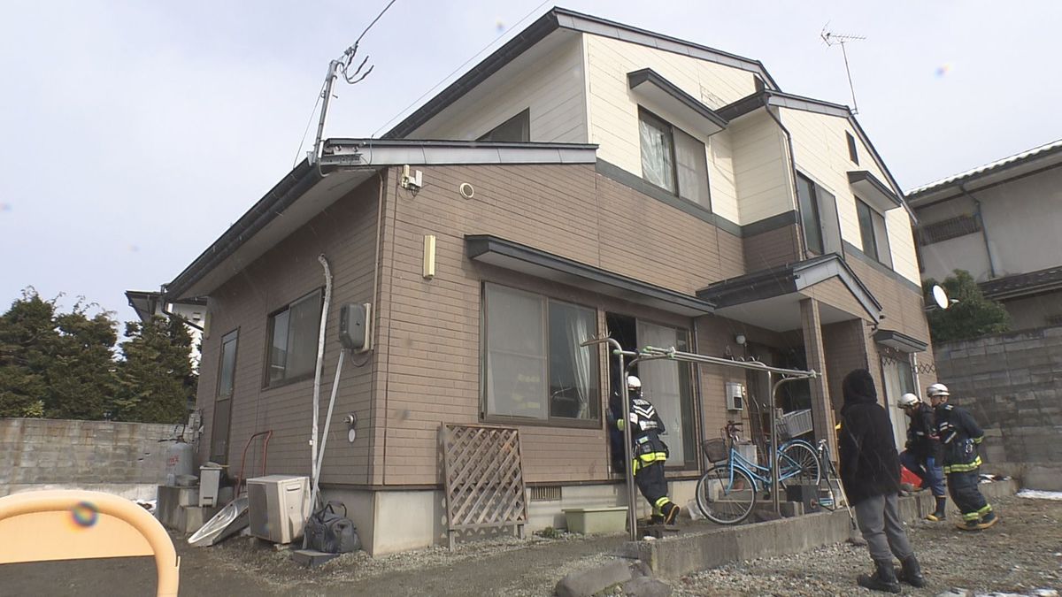 山形市の住宅街で火事　女性2人が病院に搬送　調理中の鍋から火