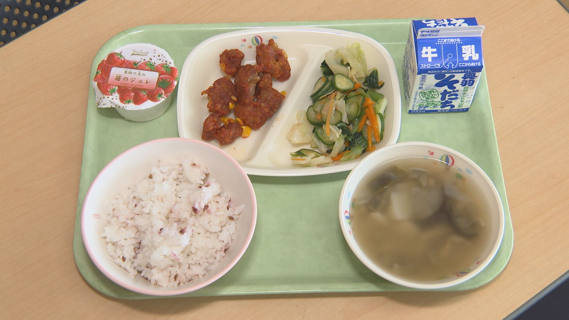 初めての新紙幣発行体験に興味津々 村山市の中学校で新札の偉人たちに