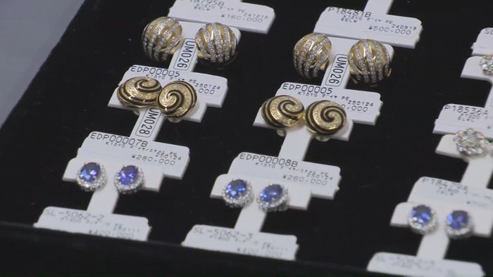 甲府のジュエリー展でピアス盗む 59点で1400万円相当 モンゴル人の男女を逮捕  山梨