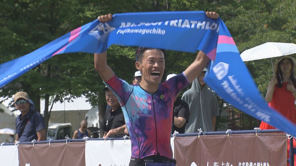 Mt.富士トライアスロン 河口湖や西湖を舞台に"鉄人"1000人超が参戦 雄大な富士山を望む 山梨