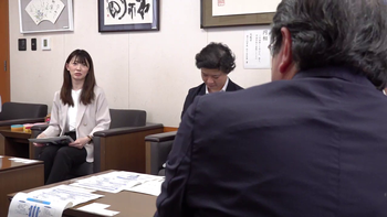 伴走支援へ 中央省庁と意見交換 官僚3人が町内を視察 山梨・市川三郷町