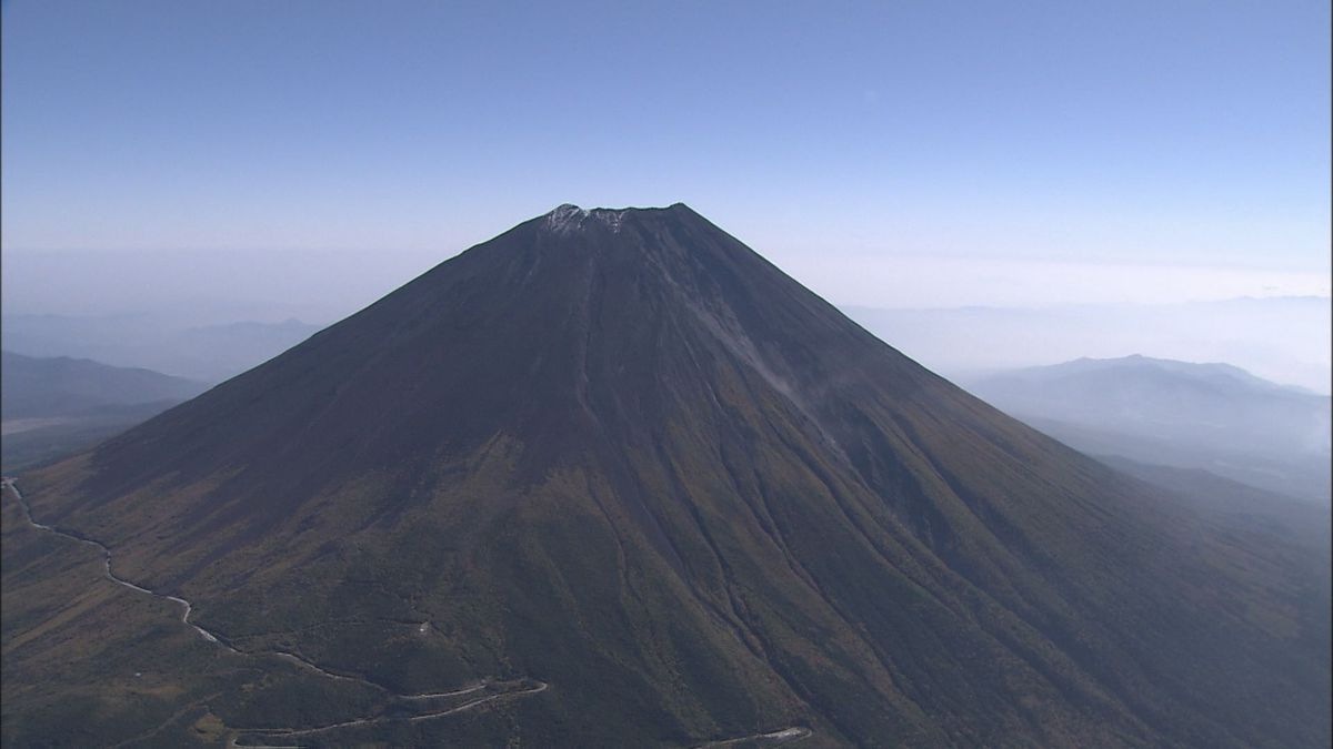 富士登山の事前予約 20日から受付開始 1日3000人が上限  山梨県