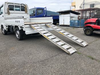 アルミ製ブリッジ5本が盗難  農機具の積み下ろし用 甲府市が警察に被害届 山梨