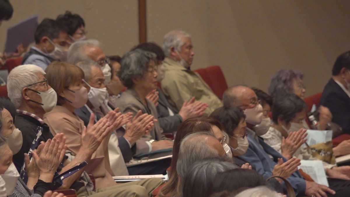 ことぶき勧学院で入学式 123人が入学 最年少61歳 最年長90歳 山梨県