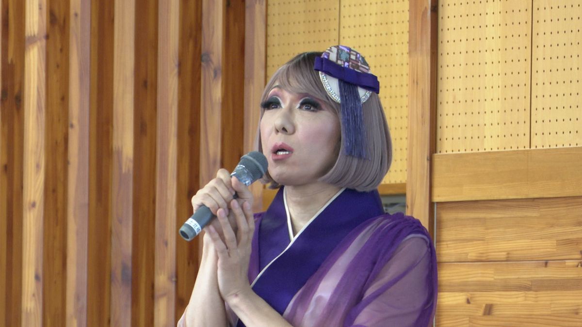 「男らしさ女らしさより、自分らしさ」ブルボンヌさんが富士北稜高校で講演 山梨県