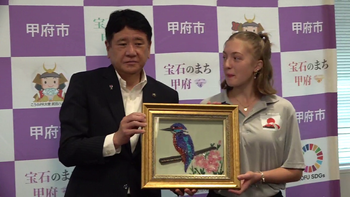 米アイオワ州の中高生 甲府市長を表敬訪問 滞在中に小学生らと交流 山梨