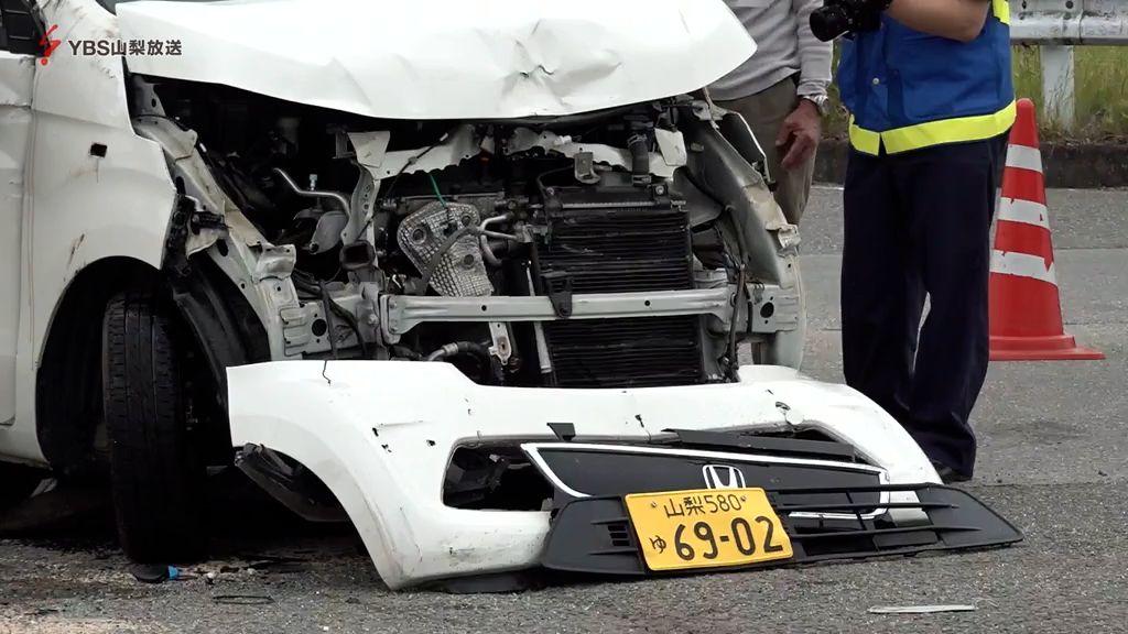 男女2人が重体 デイサービス送迎車など3台が衝突 国道の交差点 山梨・身延町