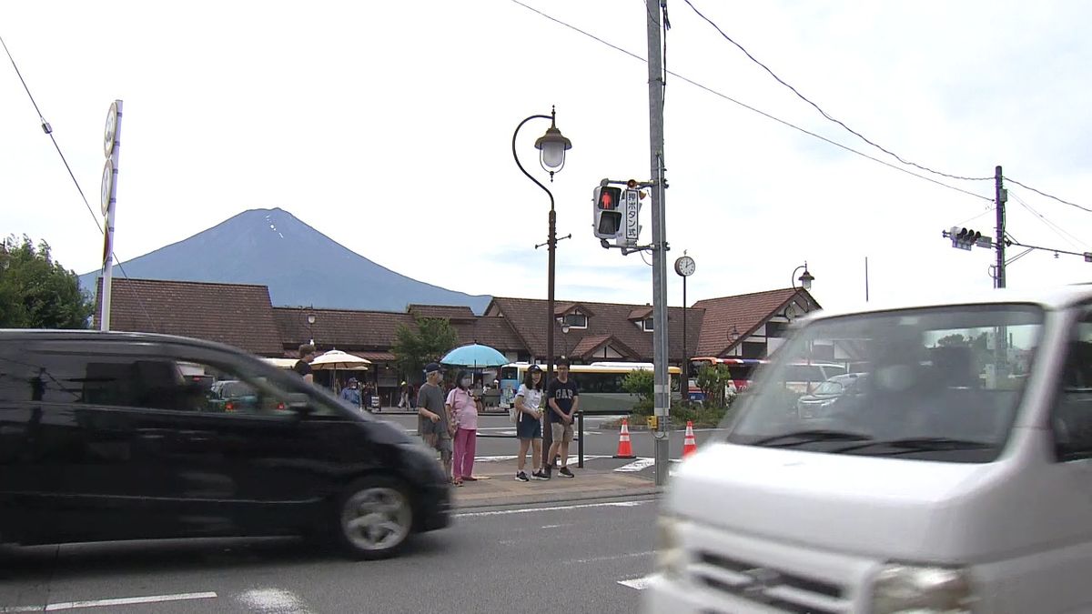 “富士山にみとれ”わき見運転も 富士北麓で外国人観光客のレンタカー事故急増 山梨県 