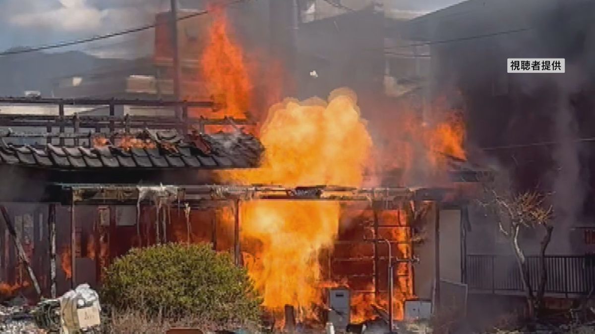 燃え盛る炎…県内で火事相次ぐ 空き家に枯れ草など焼く 北杜の山火事は鎮圧 山梨