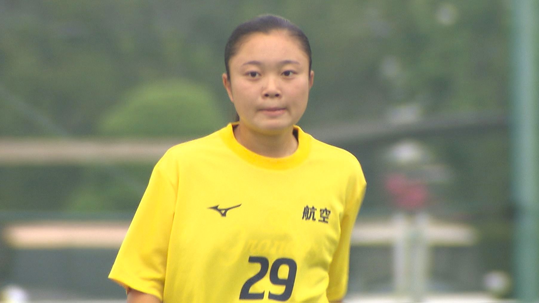 ピンクの靴ひも結ぶ左足 高精度キックのU16代表がもたらす刺激 悲願の