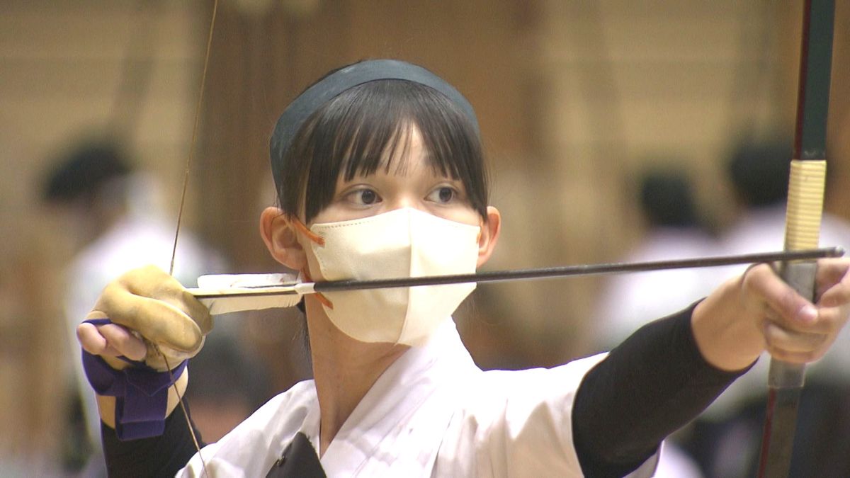 高校生が「一射入魂」！ 近県対抗弓道大会に強豪が集結 山梨県勢も健闘