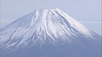 検討着手の救助ヘリ有料化で山梨知事「まずは議論重要」静岡知事は山梨と協議の意向 