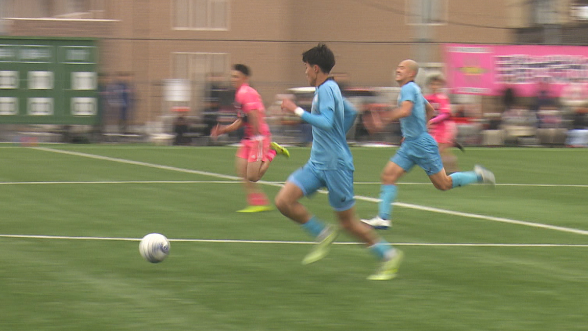 高校サッカー 2年連続同一カードの新人大会決勝 山梨学院が前回王者