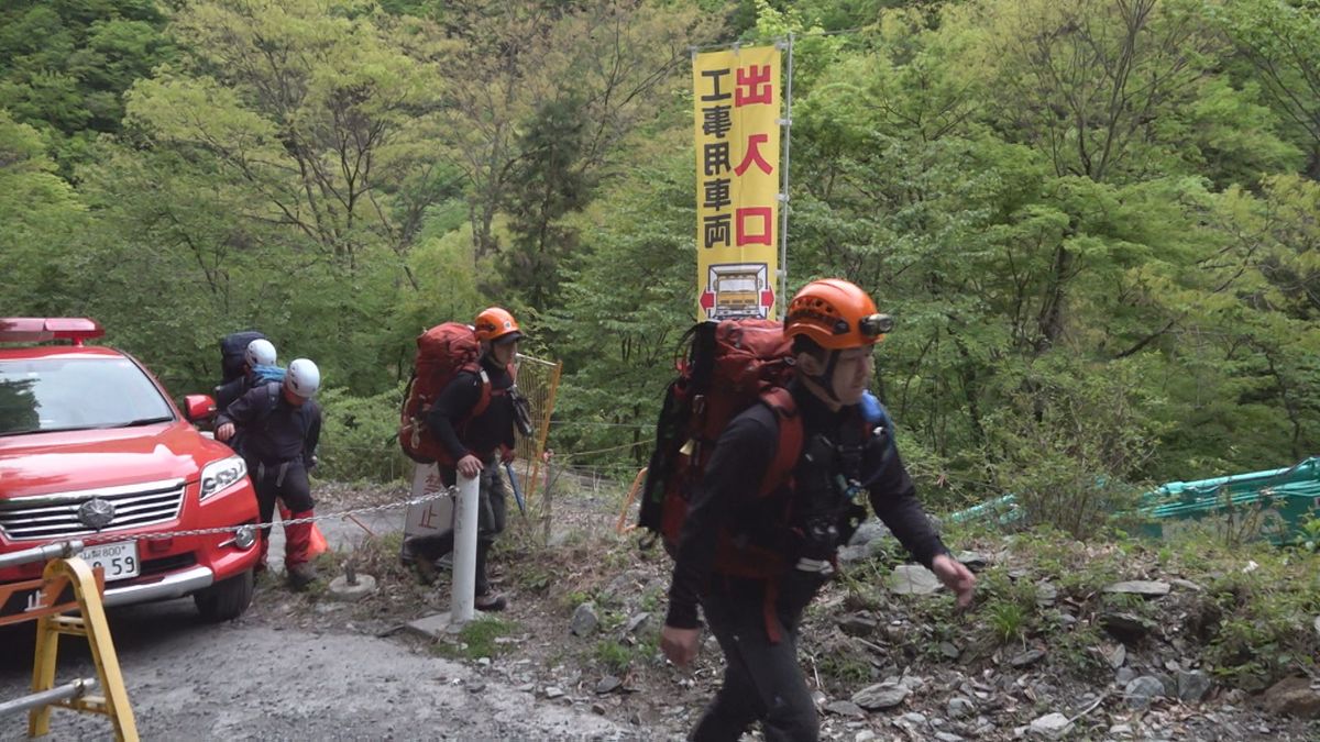下山予定から5日ぶり救助 早川から入山し遭難の男性 県警ヘリが発見 命に別状なし 山梨県　