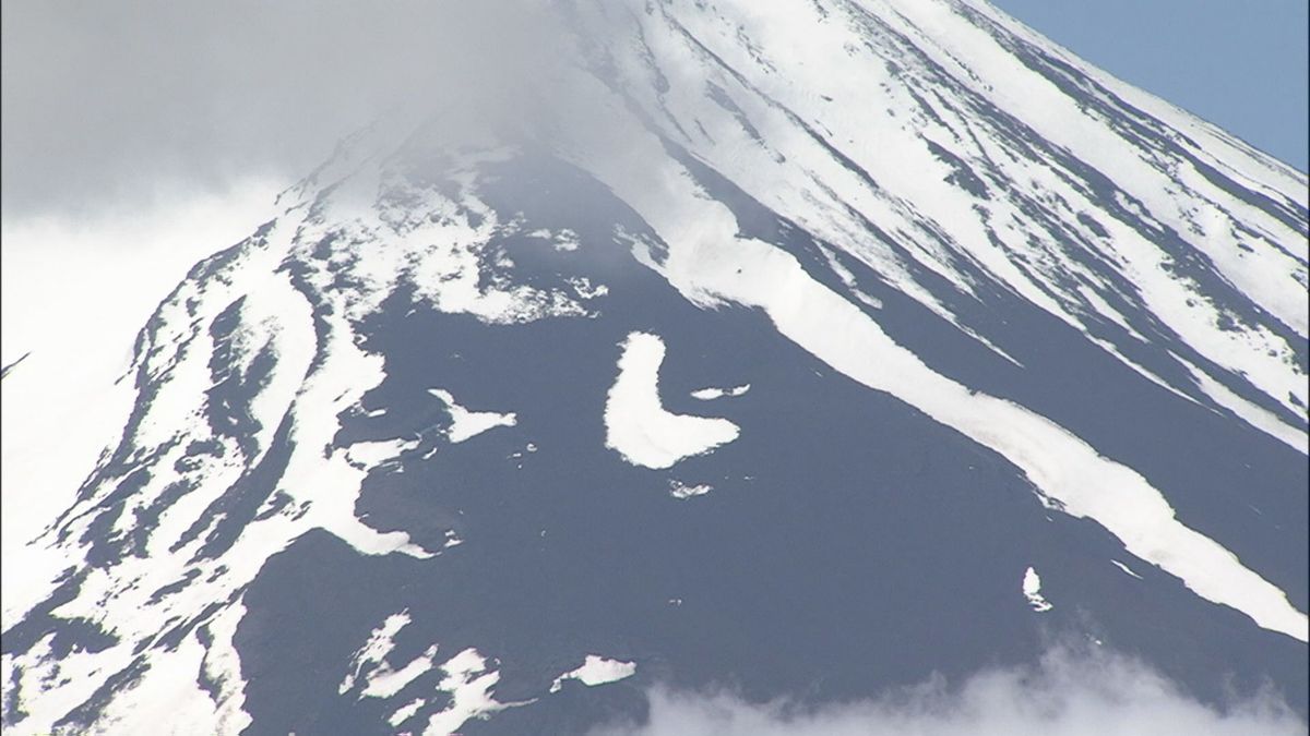 富士山に「農鳥」出現 去年より1週間早く 山梨県