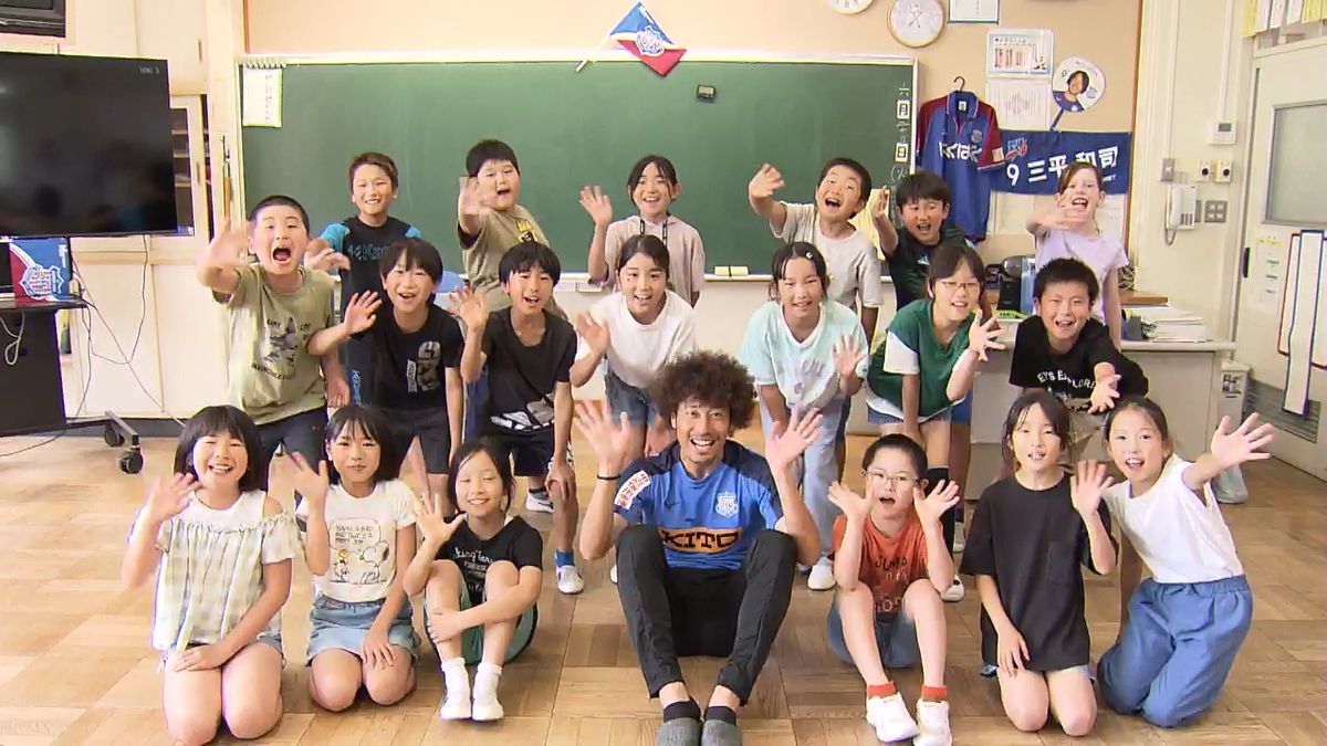 「朝ごはんを食べよう！」 VF甲府・三平選手が小学校で出前授業 食の大切さ語る 山梨県