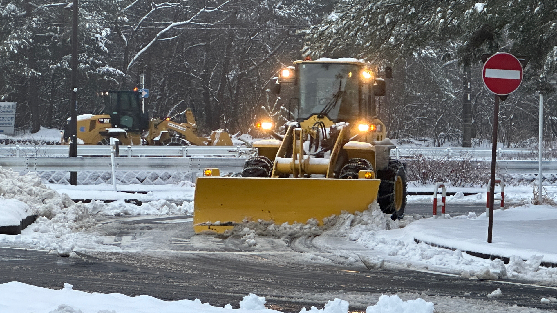 大雪のおそれなくなる 山中湖15cm 大月7cmの積雪 路面の凍結に注意を