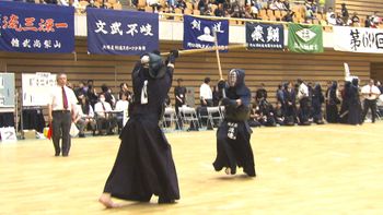 「全国大会で活躍できる選手に」 県内最古の剣道大会 小中高生約600人が稽古の成果を示す 山梨