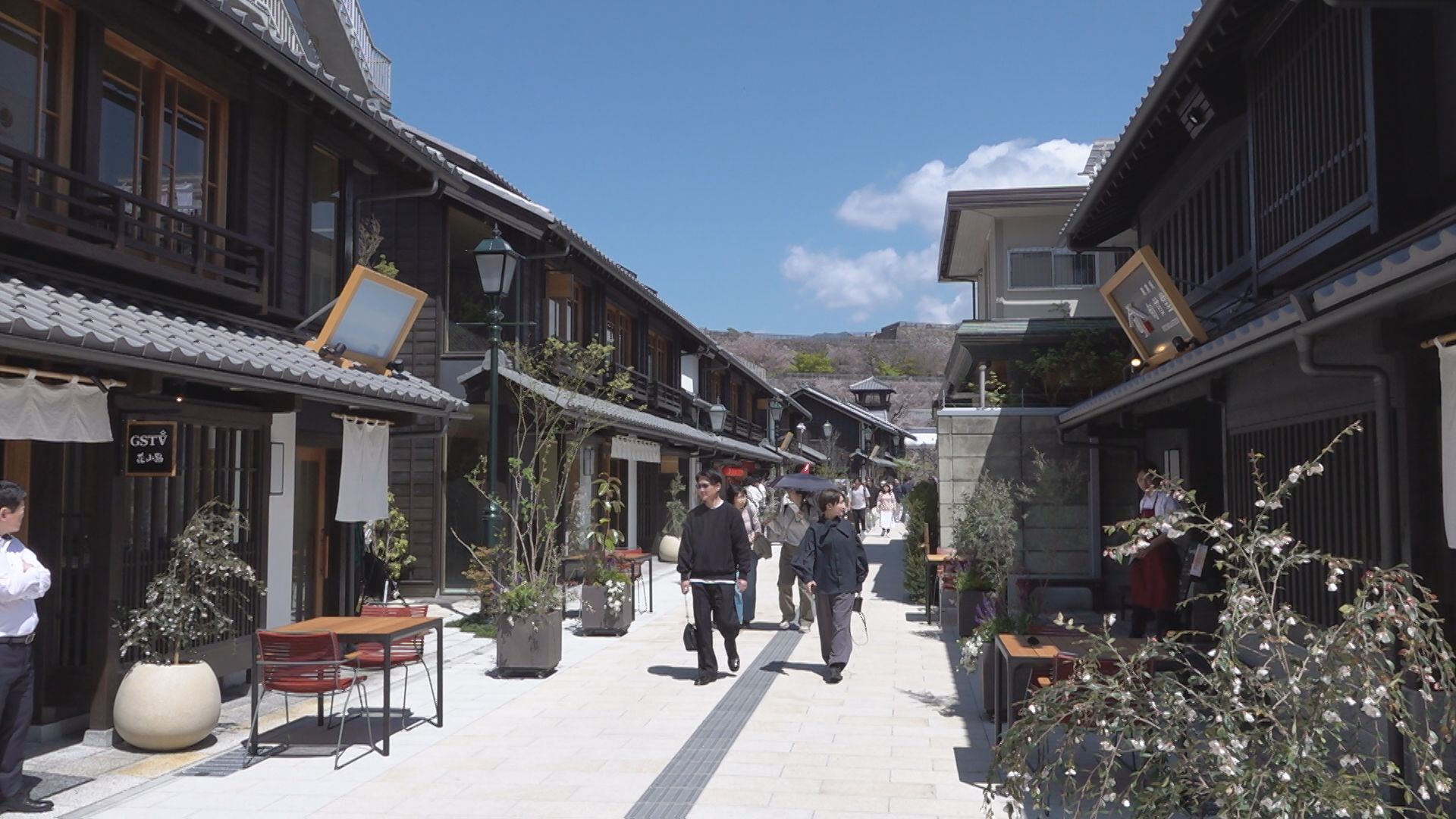散歩にちょうどいい」甲府の新名所「花小路」がプレオープン 城下町の