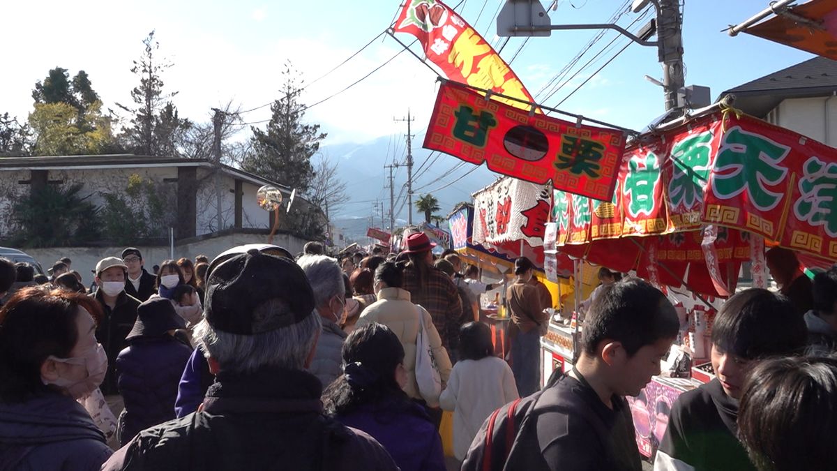 甲府盆地に春を呼ぶ「十日市」 4年ぶりに開催 山梨県