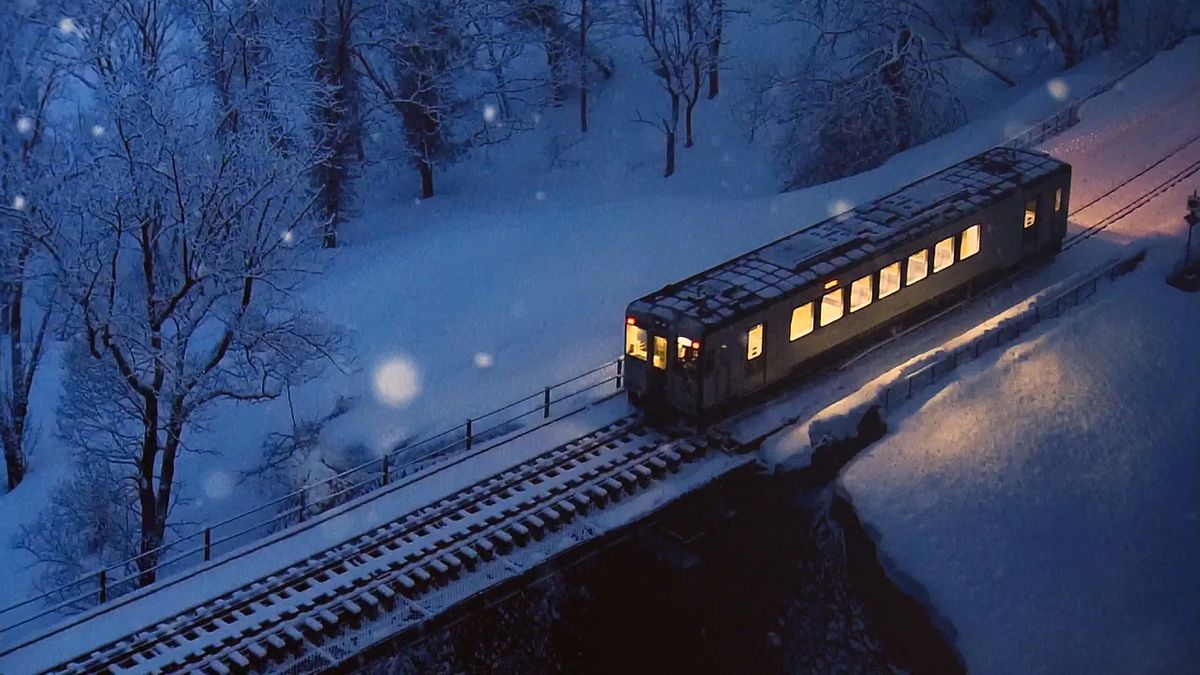 四季折々の鉄道風景からローカル線の“ゆる鉄”まで 鉄道写真家・中井精也さんの作品展 山梨・忍野村