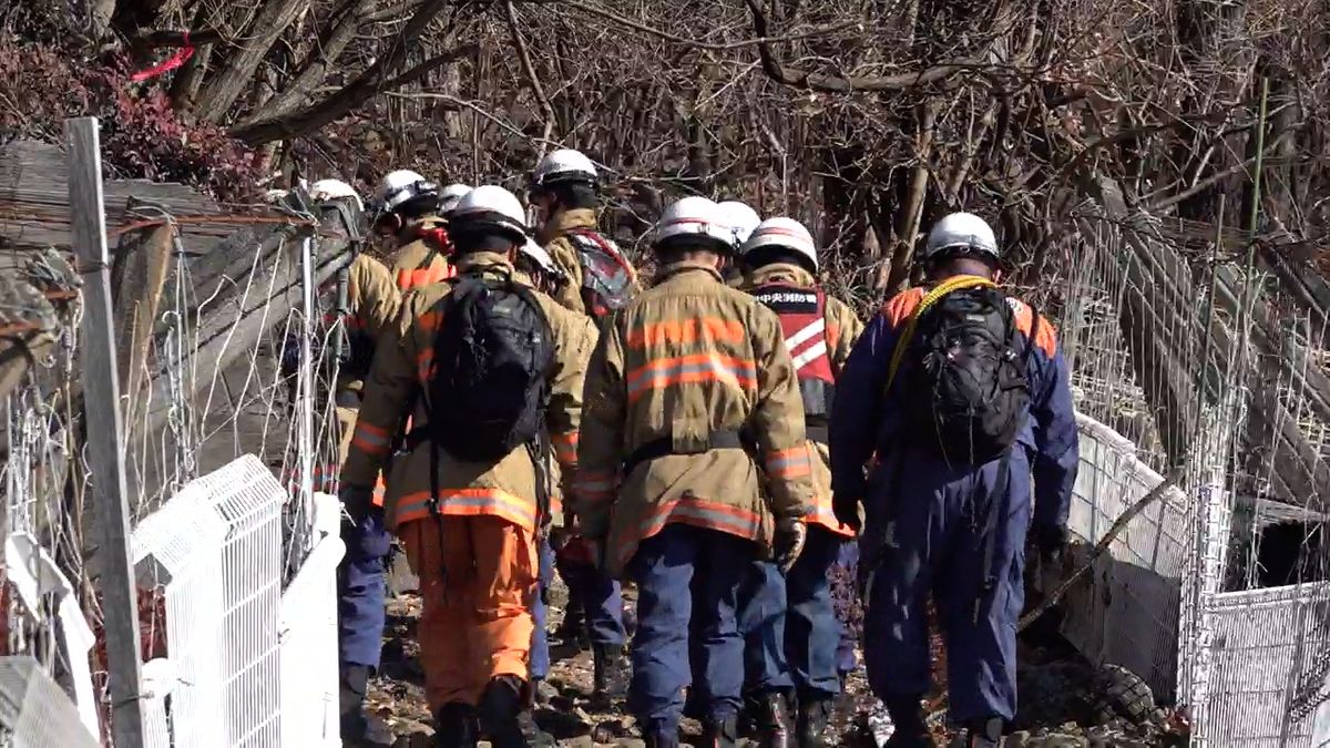 大蔵経寺山の山火事 5日目も鎮火に至らず ヘリによる散水はいったん終了 山梨