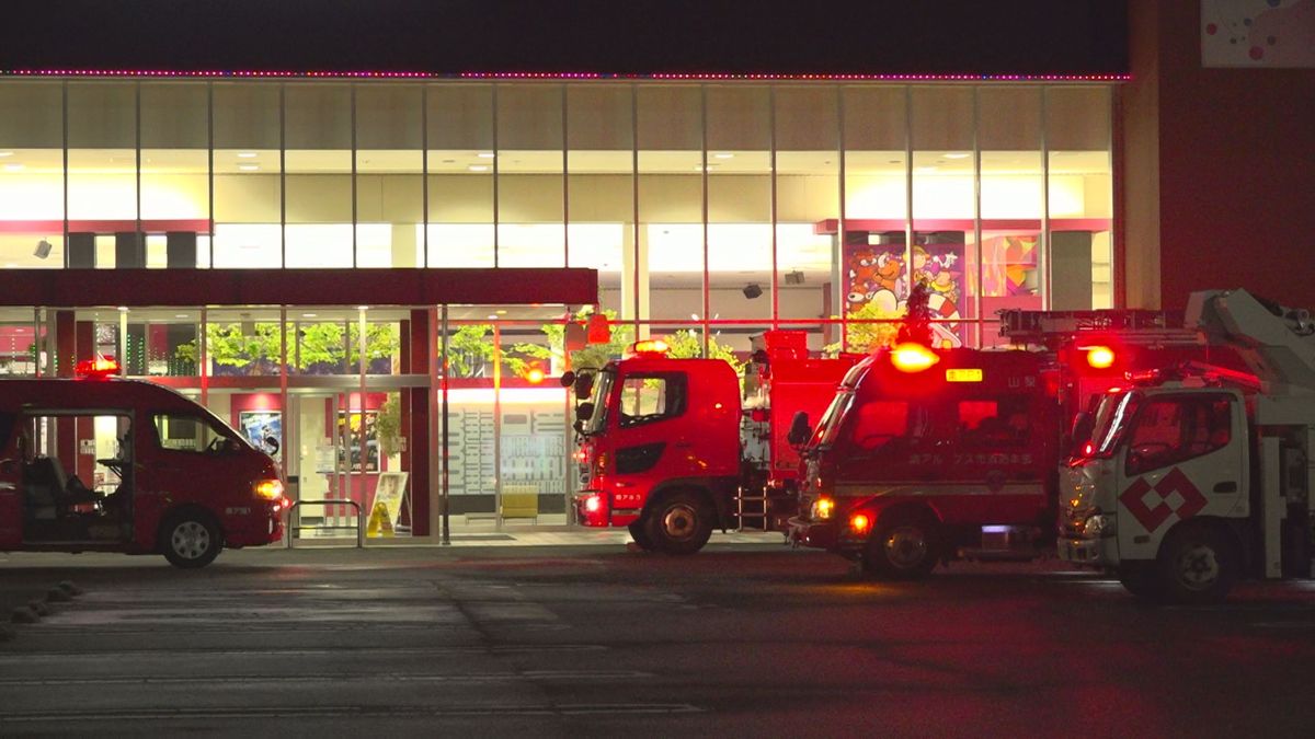 南ア市のパチンコ店でぼや騒ぎ 台から煙上がる 客ら約100人が避難し一時騒然 山梨県