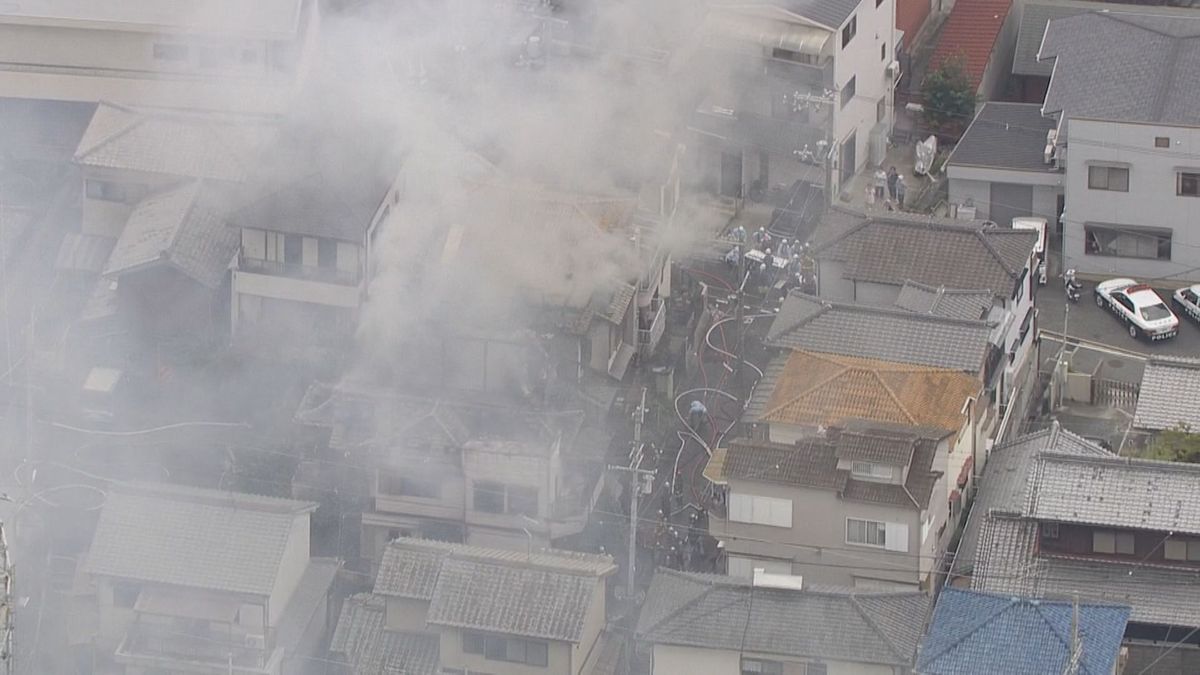 【速報】3人死亡の住宅火災で「ガソリン携行缶」見つかる　妻の葬儀終えた80代住人男性と息子2人か　大阪・大東市