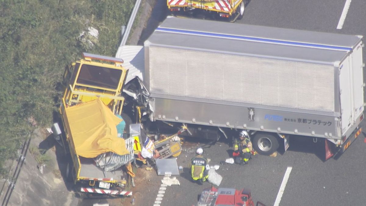 【速報】路肩に停車中のネクスコの作業車にトラックが追突　名神高速で3台絡む多重事故、3人重軽傷　上り線で通行止め　滋賀