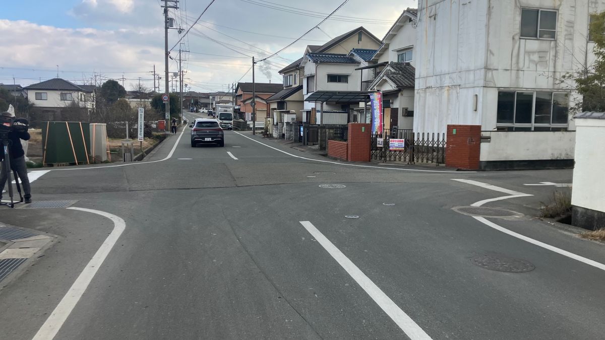 【速報】「自転車の高校生が巻き添えに」車同士の衝突事故に巻き込まれ生徒重体　車運転していた男逮捕