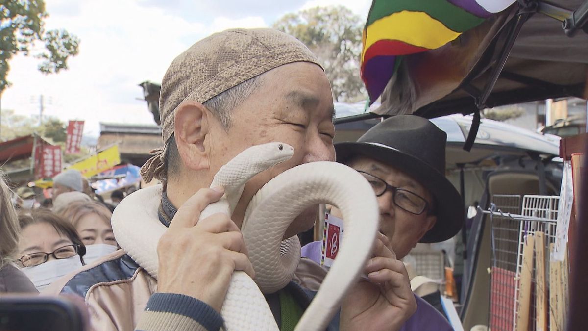 京都の世界遺産「東寺」で今年最初の縁日「初弘法」　境内には約1000軒の露店、10万人の人出