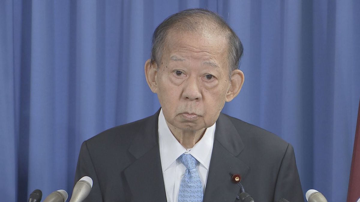 二階俊博元幹事長の不出馬会見（今年3月）