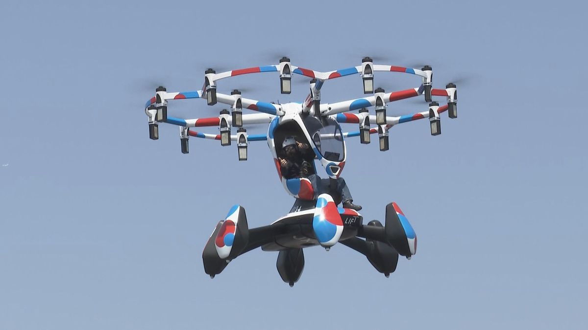 【速報】「空飛ぶクルマ」万博開幕2日目にようやくフライト　初日は悪天候で中止…客は乗せずデモ飛行