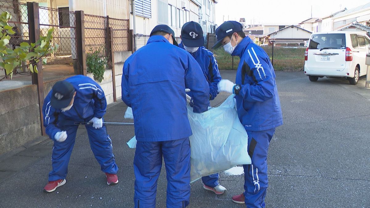 「地域に恩返し」大阪府警察学校の新人警察官約600人　学外で年末の清掃活動