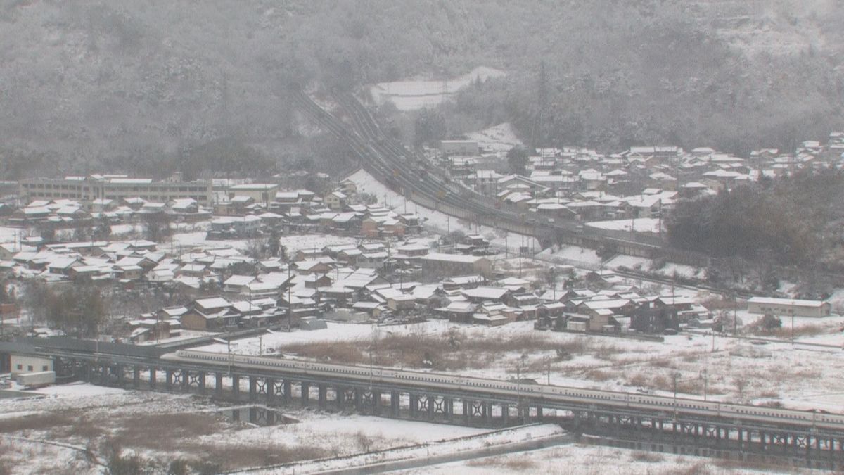 【速報】名神・北陸道などで18日（火）午後4時ごろから「通行止め」実施　大雪による予防的な措置　「栗東湖南IC～一宮IC／米原JCT～敦賀IC」の区間