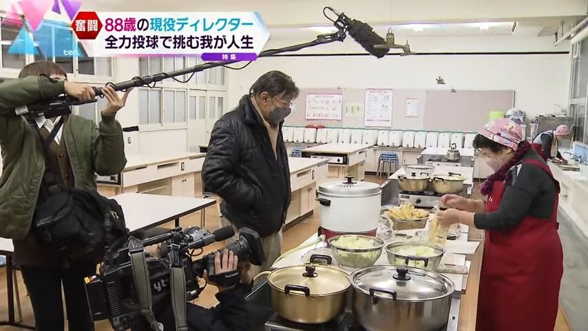 小学生に朝食を作るボランティアを取材